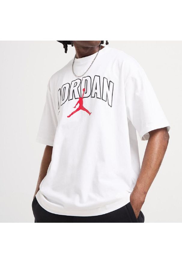 Koszulka męska Air Jordan Brooklyn Arch Logo T-shirt Biała IB7347-100. Kolor: biały. Sport: koszykówka