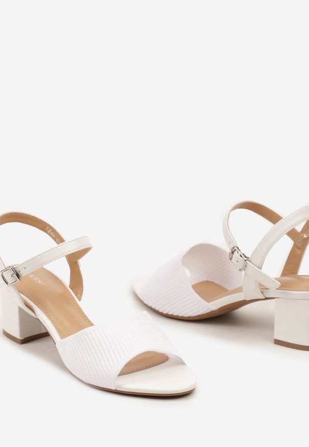 Born2be - Białe Sandały na Słupku z Materiałowym Paskiem Uvilana. Zapięcie: pasek. Kolor: biały. Materiał: materiał. Obcas: na słupku. Styl: elegancki, boho. Wysokość obcasa: średni