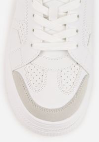 Born2be - Białe Sneakersy Vices na Grubej Podeszwie Ozdobione Gwiazdką Fenalia. Okazja: na co dzień. Kolor: biały. Materiał: jeans. Wzór: aplikacja #9