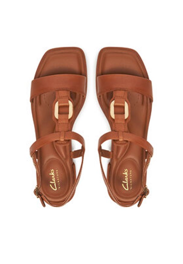 Clarks Sandały Ariany Sling 26181242 Brązowy. Kolor: brązowy. Materiał: skóra