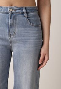 Born2be - Niebieskie Szerokie Jeansy Ozdobione na Dole Koronką Salioneth. Okazja: na co dzień. Stan: podwyższony. Kolor: niebieski. Wzór: aplikacja, koronka. Styl: casual, elegancki, klasyczny #2