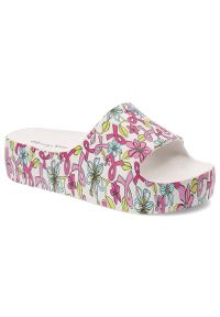 Różowe Stylowe Klapki Laura Vita Modne Buty Damskie. Okazja: na plażę. Kolor: różowy. Materiał: materiał. Wzór: kwiaty. Sezon: wiosna, lato. Styl: elegancki #3