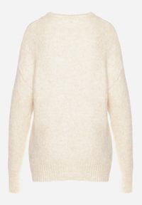Born2be - Jasnobeżowy Sweter z Napisem i Truskawką w Cekiny z Domieszką Wełny Zozirya. Kolor: beżowy. Materiał: wełna. Długość rękawa: długi rękaw. Długość: długie. Wzór: napisy. Sezon: jesień, wiosna. Styl: klasyczny, elegancki #3