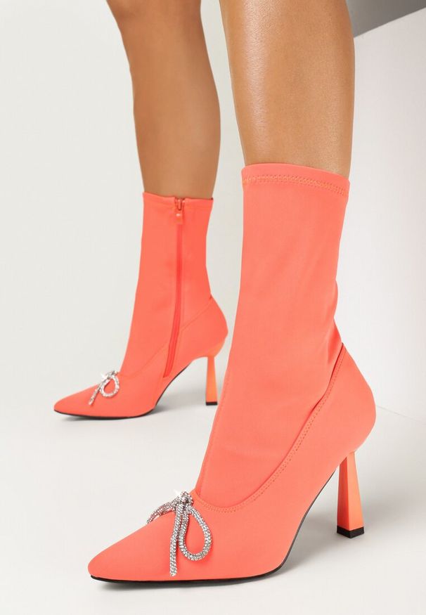 Born2be - Pomarańczowe Botki na Geometrycznej Szpilce z Ozdobną Kokardką Agnese. Kolor: pomarańczowy. Wzór: geometria