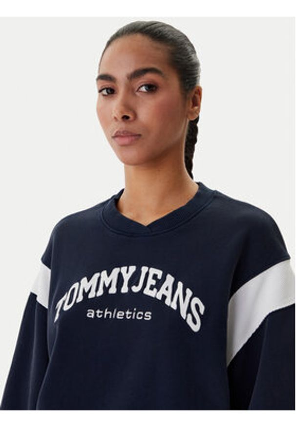 Tommy Jeans Bluza Varsity DW0DW22365 Granatowy Boxy Fit. Kolor: niebieski. Materiał: bawełna