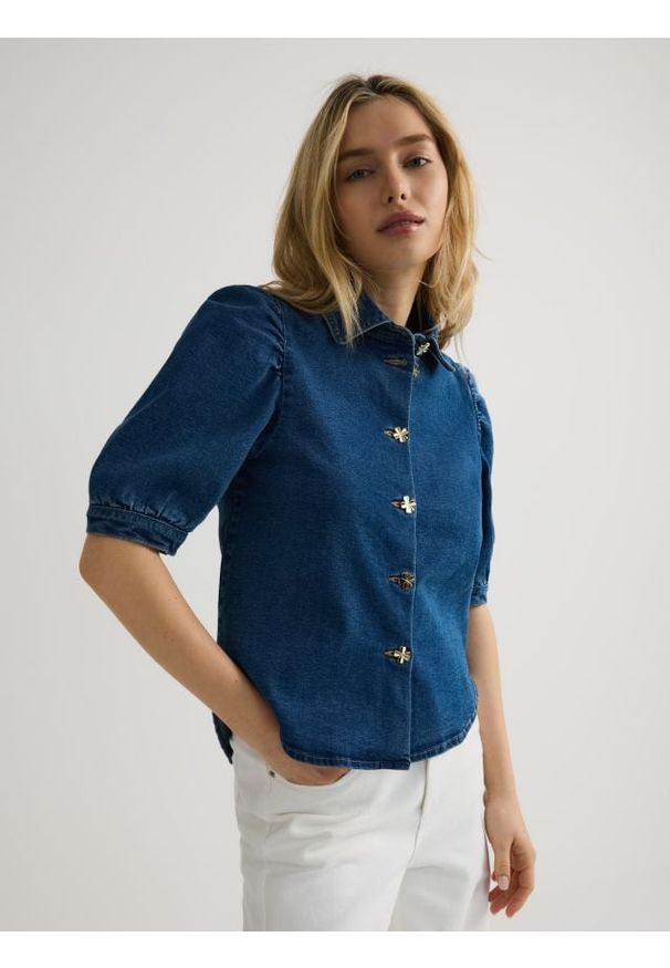 Reserved - Jeansowa koszula z bufkami - niebieski. Kolor: niebieski. Materiał: jeans