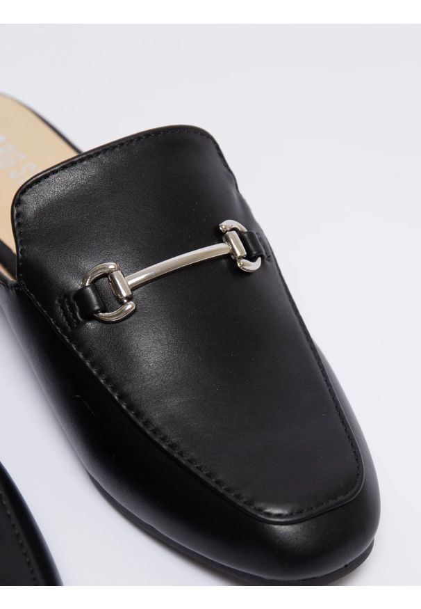 Big-Star - Klapki damskie eleganckie czarne NN274A076 906. Kolor: czarny. Materiał: syntetyk, jeans, skóra. Styl: elegancki