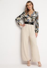 Born2be - Beżowy Kombinezon z Kopertową Górą i Szerokimi Spodniami oraz Paskiem Elavina. Kolor: beżowy #4