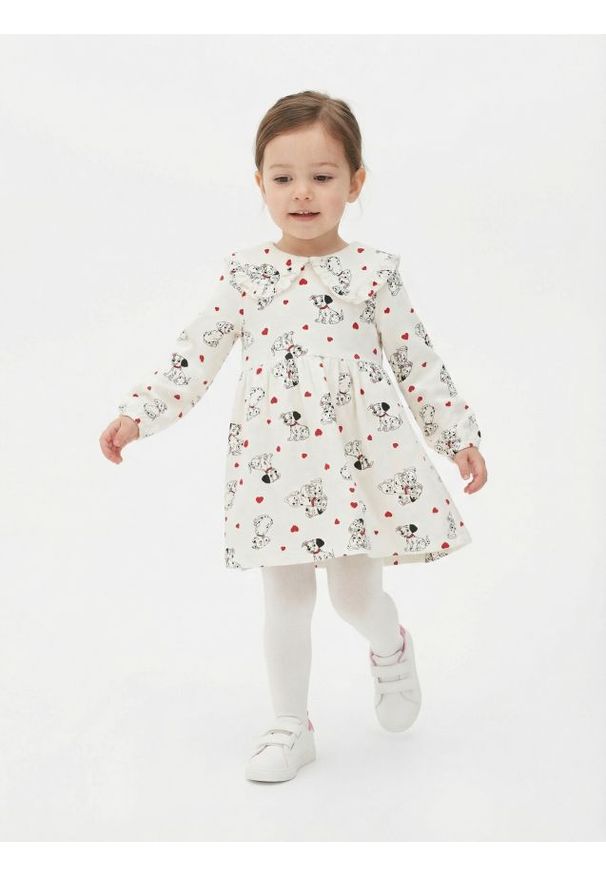 Sinsay - Bawełniana sukienka z dzianiny typu french terry z kołnierzykiem i falbanką 101 Dalmatians - kremowy. Kolor: kremowy. Materiał: bawełna, dzianina