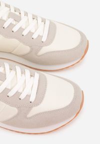Born2be - Beżowe Buty Sportowe Sneakersy z Pikowanymi Przeszyciami Nelis. Okazja: na spacer, na co dzień. Kolor: beżowy. Materiał: jeans, dresówka. Szerokość cholewki: normalna. Sport: fitness, turystyka piesza #5
