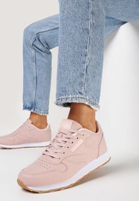 Born2be - Różowe Sneakersy Visco. Okazja: na co dzień. Nosek buta: okrągły. Kolor: różowy. Materiał: materiał. Szerokość cholewki: normalna