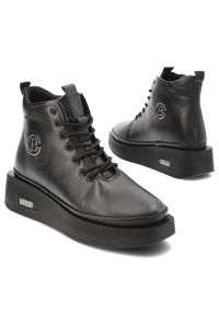 Czarne Botki Artiker Obuwie Damskie Na Koturnie. Kolor: czarny. Materiał: jeans, materiał. Sezon: jesień, lato. Obcas: na koturnie. Styl: klasyczny, elegancki #4