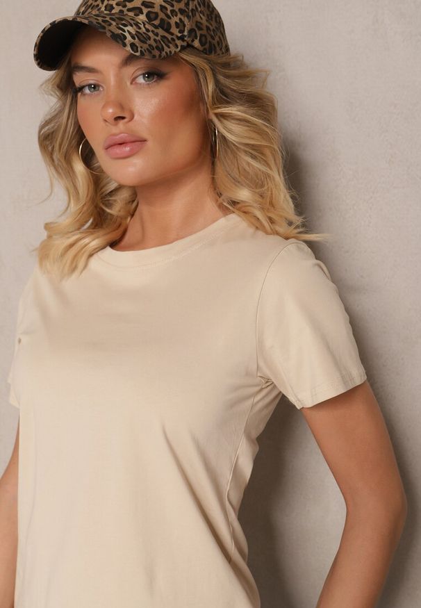 Renee - Beżowy Casualowy Bawełniany T-shirt Rivali. Okazja: na co dzień. Kolor: beżowy. Materiał: bawełna. Styl: casual