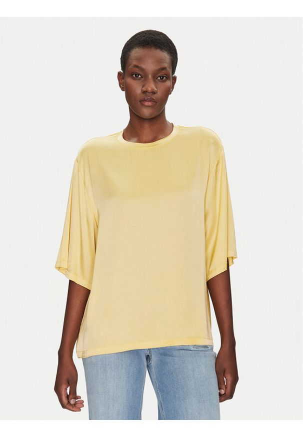 ViCOLO Bluzka TD0013 Żółty Relaxed Fit. Kolor: żółty. Materiał: wiskoza, satyna