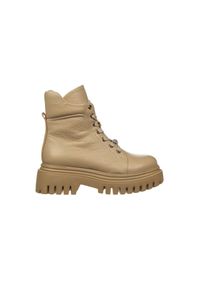 Trzewiki Bayla-159 4880 001-F Beż Groszek Lico 159178, Skóra naturalna - 37. Okazja: na co dzień. Zapięcie: sznurówki. Kolor: beżowy. Szerokość cholewki: normalna. Wzór: grochy. Wysokość cholewki: za kostkę. Materiał: skóra. Sezon: zima, jesień. Obcas: na obcasie. Styl: elegancki, casual, klasyczny. Wysokość obcasa: średni #1