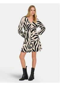 only - ONLY Sukienka codzienna Sakura 15366872 Czarny Slim Fit. Okazja: na co dzień. Kolor: czarny. Materiał: wiskoza. Typ sukienki: proste. Styl: casual #6