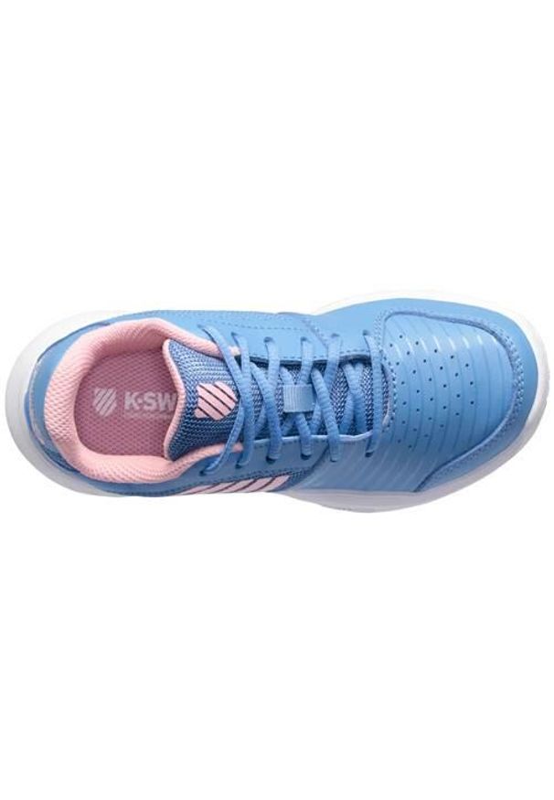 Buty do tenisa dla dzieci K-Swiss Court Express Allcourt. Kolor: biały, wielokolorowy, niebieski, szary. Materiał: materiał, syntetyk. Szerokość cholewki: normalna. Sport: tenis