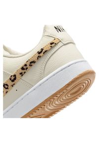 Nike Court Vision Sneakersy damskie. Okazja: na co dzień. Kolor: beżowy. Materiał: guma, syntetyk, materiał. Szerokość cholewki: normalna. Sezon: lato. Model: Nike Court #6
