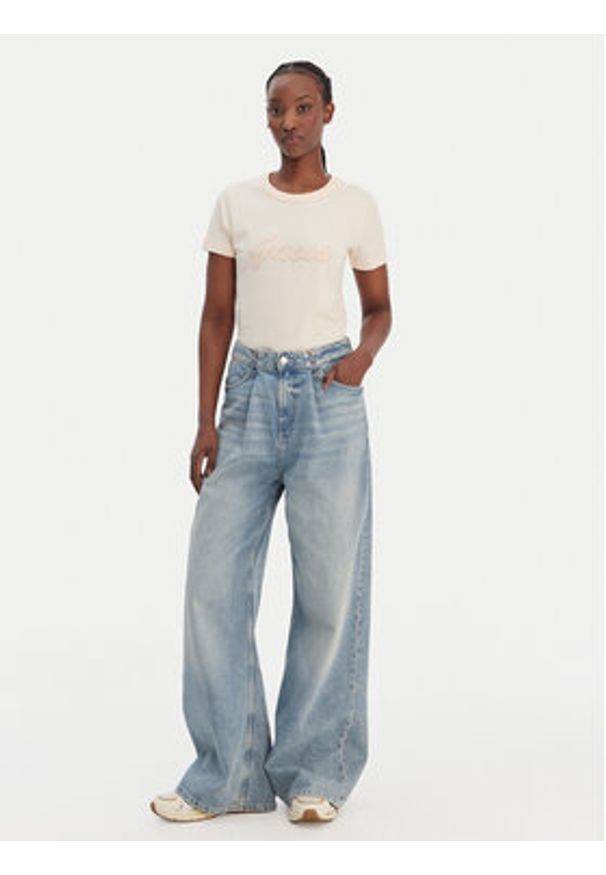 Guess T-Shirt W6GI08 K3023 Pomarańczowy Regular Fit. Kolor: pomarańczowy. Materiał: bawełna