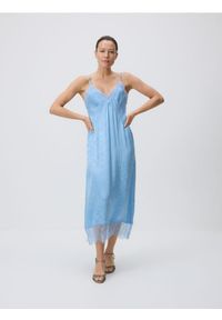 Reserved - Sukienka z wiskozy - jasnoniebieski. Kolor: niebieski. Materiał: wiskoza