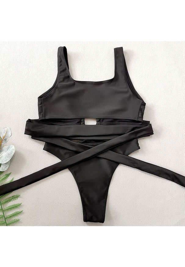 Intica - Strój kąpielowy z ozdobną klamrą elastyczny na plażę i basen G. Kolor: czarny. Materiał: materiał