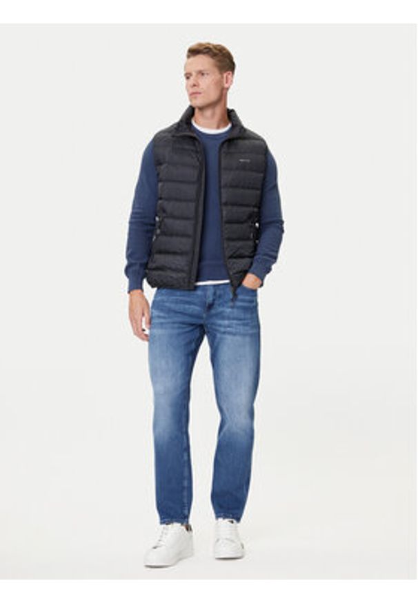 GANT - Gant Kamizelka 7006527 Czarny Regular Fit. Kolor: czarny. Materiał: syntetyk