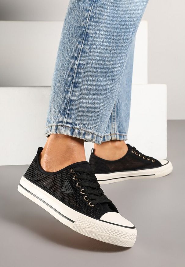 Born2be - Czarne Klasyczne Trampki z Ażurową Cholewką Volirae. Kolor: czarny. Materiał: jeans. Szerokość cholewki: normalna. Wzór: ażurowy. Sezon: lato, wiosna. Styl: klasyczny