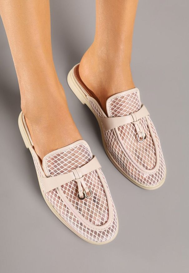 Born2be - Beżowe Klapki Mule z Transparentnej Siateczki Zdobione Aplikacją Teloviela. Okazja: na co dzień. Kolor: beżowy. Wzór: aplikacja. Styl: elegancki, casual
