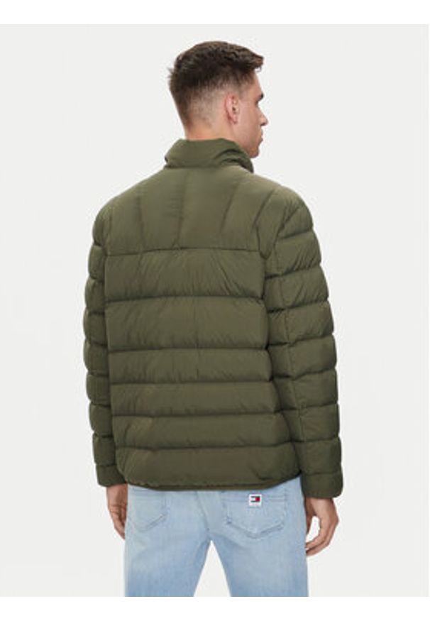Tommy Jeans Kurtka puchowa DM0DM18909 Zielony Regular Fit. Kolor: zielony. Materiał: syntetyk