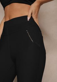 Renee - Czarne Spodnie Typu Skinny High Waist Ozdobione Cyrkoniami Lavilara. Okazja: na co dzień. Stan: podwyższony. Kolor: czarny. Wzór: aplikacja. Styl: elegancki, casual #4