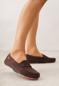 Born2be - Brązowe Ażurowe Mokasyny ze Skórzaną Wkładką Ozdobione Przeszyciami Sylilise. Okazja: na co dzień. Kolor: brązowy. Materiał: skóra. Wzór: ażurowy, aplikacja. Styl: casual, klasyczny #3