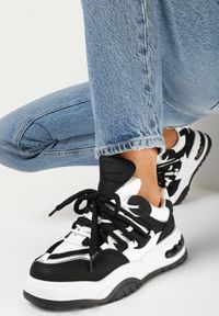 Born2be - Czarne Sneakersy na Grubej Podeszwie z Kolorowymi i Metalicznymi Wstawkami Ecastia. Kolor: czarny. Wzór: kolorowy #1