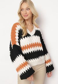 Born2be - Beżowy Sweter Oversize z Ozdobnym Wzorem Dzianiny Mexio. Kolor: beżowy. Materiał: dzianina. Długość: długie