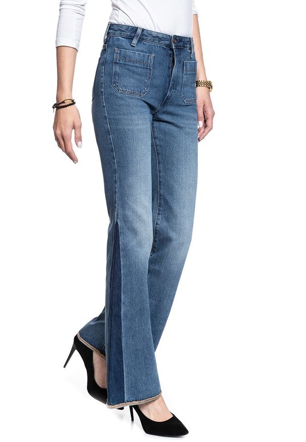 Wrangler - WRANGLER RETRO FLARE BURNING GIRL W240GF11X 112127916. Styl: retro