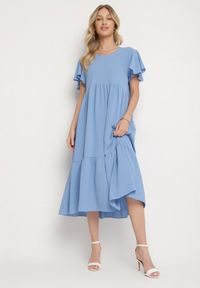 Born2be - Jasnoniebieska Sukienka o Rozkloszowanym Kroju z Wiskozą Filastia. Okazja: na co dzień. Typ kołnierza: dekolt w kształcie V. Kolor: niebieski. Materiał: wiskoza. Długość rękawa: krótki rękaw. Typ sukienki: rozkloszowane. Styl: klasyczny, casual, elegancki #1