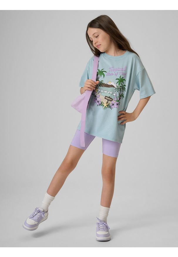 4f - 4F T-shirt loose z nadrukiem dziewczęcy - niebieski 122/128 (6-8 lat). Okazja: na uczelnię, na co dzień, na spacer. Kolor: niebieski. Materiał: materiał, bawełna, dresówka, dzianina. Wzór: nadruk. Sezon: lato. Styl: klasyczny, vintage, casual