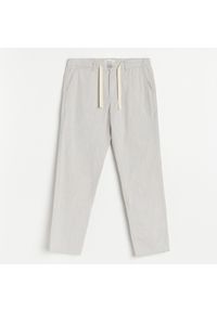 Reserved - Melanżowe spodnie regular fit - Jasny szary. Kolor: szary. Wzór: melanż #1