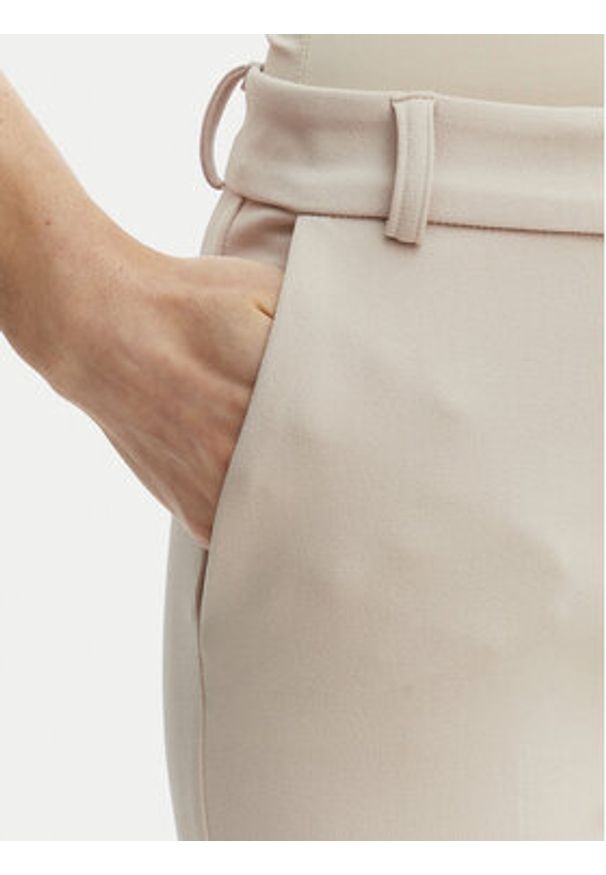 Rinascimento Spodnie materiałowe CFC0127865003 Beżowy Slim Fit. Kolor: beżowy. Materiał: syntetyk