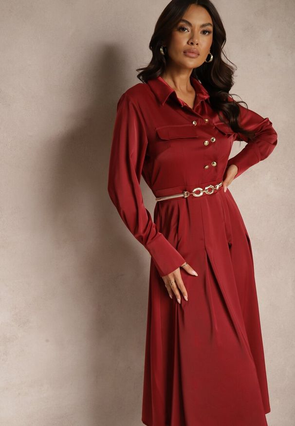 Renee - Bordowa Koszulowa Sukienka o Rozkloszowanym Kroju z Gumką w Pasie i Imitacją Kieszeni Etaviela. Okazja: na co dzień, na spotkanie biznesowe. Kolor: czerwony. Długość rękawa: długi rękaw. Typ sukienki: koszulowe. Styl: casual, biznesowy, elegancki