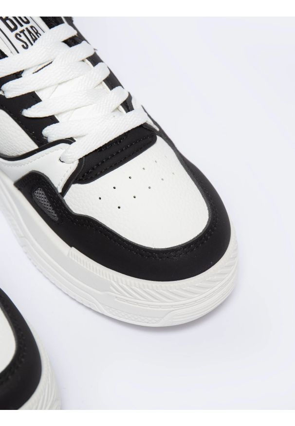 Big-Star - Sneakersy damskie ze skóry ekologicznej biało-czarne NN274669 101. Okazja: na co dzień. Kolor: biały. Materiał: skóra ekologiczna. Sezon: lato