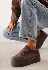 Born2be - Brązowe Sneakersy VICES na Grubej Podeszwie z Napisem Zelka. Okazja: na co dzień. Kolor: brązowy. Wzór: napisy. Obcas: na platformie #7