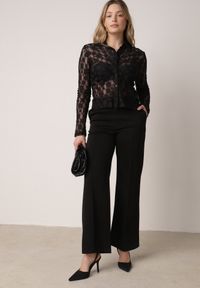Born2be - Czarne Eleganckie Spodnie z Bawełny i Wiskozy w Kant Valelia. Okazja: na co dzień, na spotkanie biznesowe, do pracy. Kolor: czarny. Materiał: wiskoza, bawełna. Styl: elegancki #1