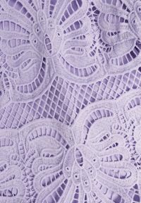 Renee - Fioletowa Sukienka Amathinna. Typ kołnierza: kołnierzyk stójkowy. Kolor: fioletowy. Materiał: tkanina, koronka. Wzór: jednolity, ażurowy, aplikacja, koronka. Sezon: lato. Styl: retro, wizytowy. Długość: mini #9