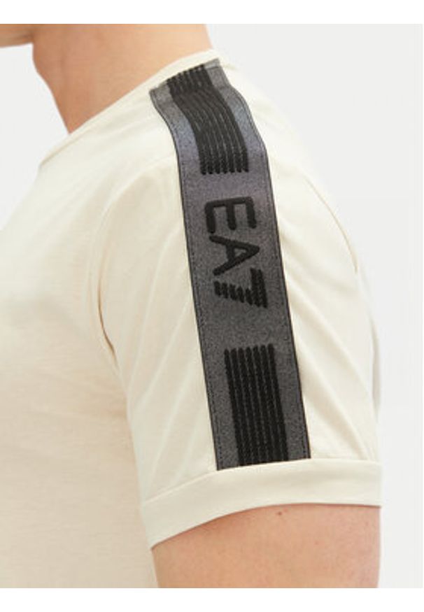EA7 Emporio Armani T-Shirt 7M000138 AF10375 U1079 Écru Regular Fit. Materiał: bawełna