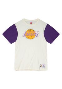 Mitchell & Ness - T-shirt z kolorowymi wstawkami Los Angeles Lakers 2021/22. Kolor: fioletowy, beżowy, wielokolorowy. Wzór: kolorowy. Sport: koszykówka #1