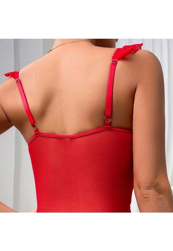 Intica - Komplet bielizny z haftem na specjalne okazje Yda. Kolor: biały. Materiał: tkanina, materiał. Wzór: haft