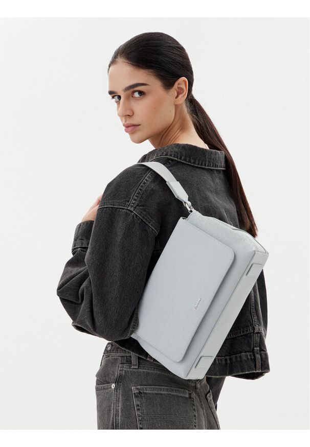 Calvin Klein Torebka Ck Must Satchel_Mono K60K613181 Szary. Kolor: szary. Materiał: skórzane