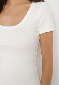 Born2be - Biały T-shirt z Bawełny z Okrągłym Dekoltem Efruna. Okazja: na co dzień. Kolor: biały. Materiał: bawełna. Styl: elegancki, casual #6