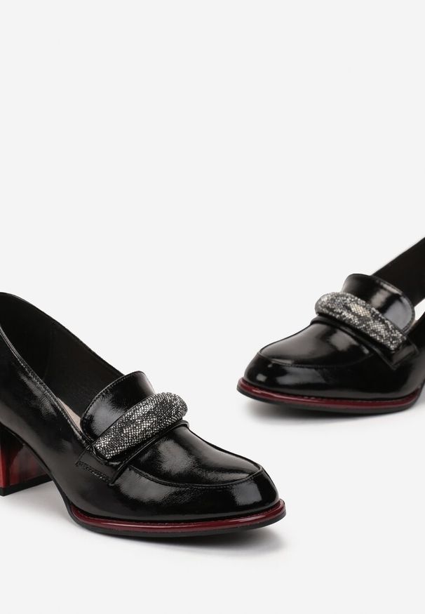 Renee - Czarne Półbuty na Słupku z Klamerką i Wkładką ze Skóry Naturalnej Lecjana. Kolor: czarny. Materiał: skóra. Obcas: na słupku. Styl: elegancki, klasyczny