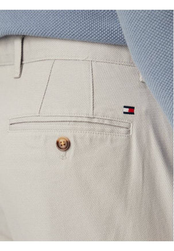 TOMMY HILFIGER - Tommy Hilfiger Chinosy Denton MW0MW43151 Szary jasny Regular Fit. Kolor: szary. Materiał: bawełna